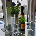 Number 2 Centre Shops Pubs Restaurants Dog Friendly * Windermere