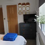 Jester Court - 1 Bed - Town Centre Dog Friendly