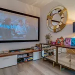 Jester Court - 1 Bed - Town Centre Dog Friendly Lejlighed *