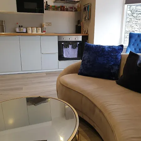 Number 2 Centre Shops Pubs Restaurants Dog Friendly * Windermere