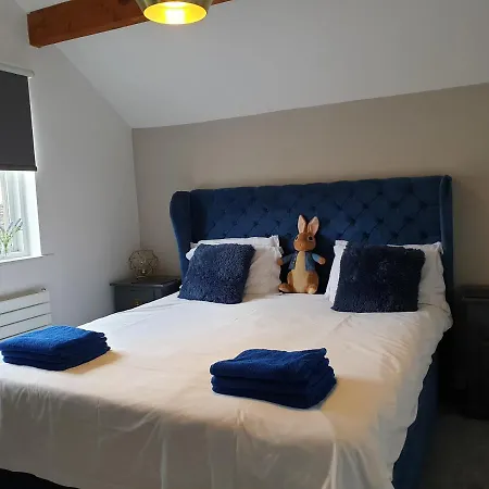 Number 2 Centre Shops Pubs Restaurants Dog Friendly * Windermere