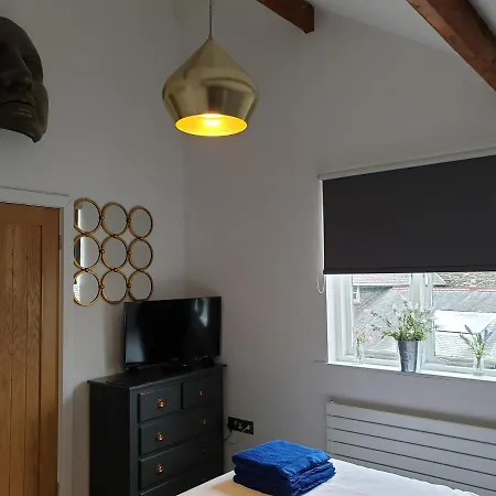 Jester Court - 1 Bed - Town Centre Dog Friendly *