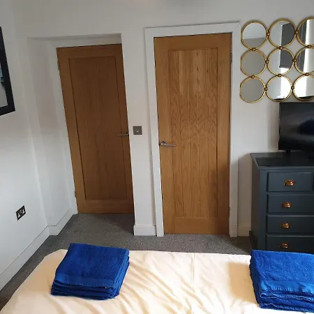 Number 2 Centre Shops Pubs Restaurants Dog Friendly Windermere